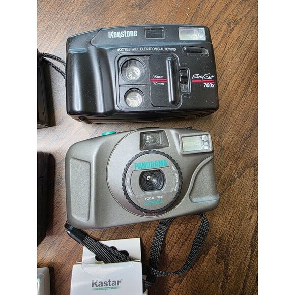 Lot Of 4 Vintage Film & Digital Cameras W/ Accessories - Picture 9 of 14